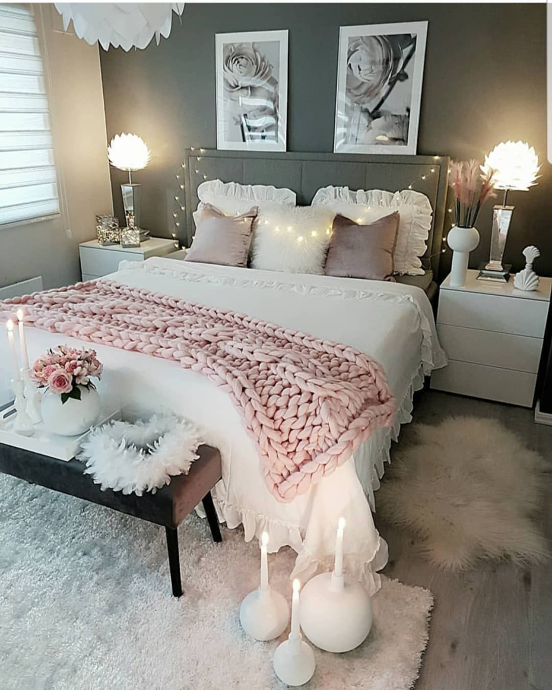 30 Mẫu phòng ngủ đẹp cho nữ màu trắng khiến bạn xiêu lòng